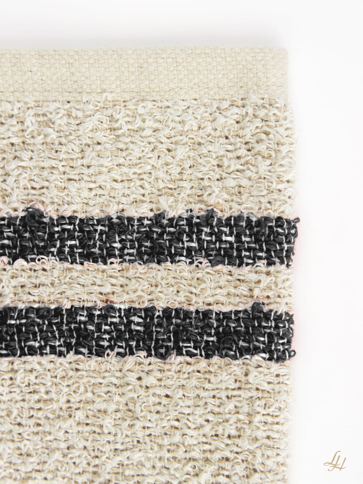 Waschhandschuh aus Leinenfrotté mit Grund Creme in Schwarz Detail